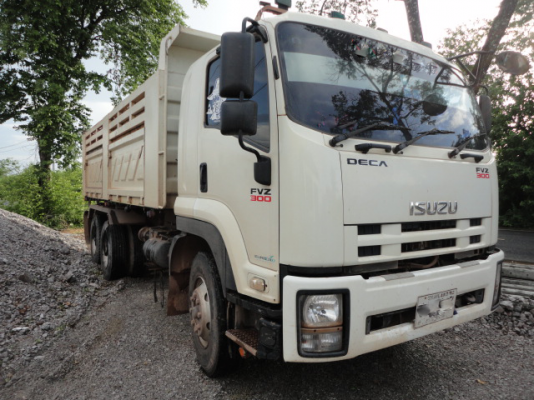 10 ล้อดั้ม2เพลา ISUZU 300 แรง ปี53 ไมล์แสนกว่าๆ ไม่เคยมีอุบัติเหตุ