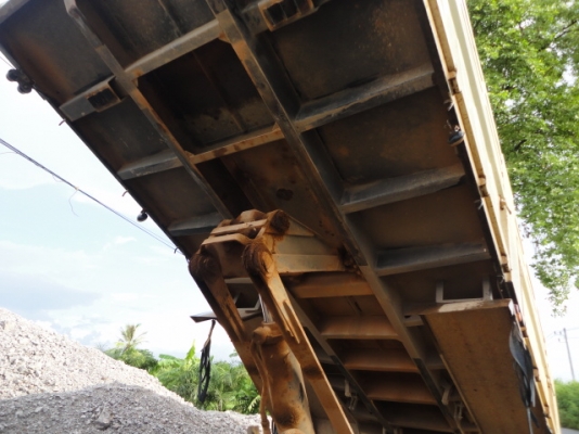 10 ล้อดั้ม2เพลา ISUZU 300 แรง ปี53 ไมล์แสนกว่าๆ ไม่เคยมีอุบัติเหตุ