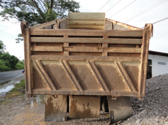 10 ล้อดั้ม2เพลา ISUZU 300 แรง ปี53 ไมล์แสนกว่าๆ ไม่เคยมีอุบัติเหตุ