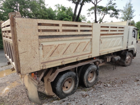 10 ล้อดั้ม2เพลา ISUZU 300 แรง ปี53 ไมล์แสนกว่าๆ ไม่เคยมีอุบัติเหตุ