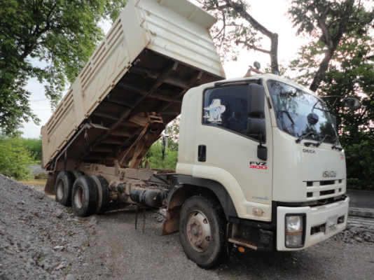 10 ล้อดั้ม2เพลา ISUZU 300 แรง ปี53 ไมล์แสนกว่าๆ ไม่เคยมีอุบัติเหตุ