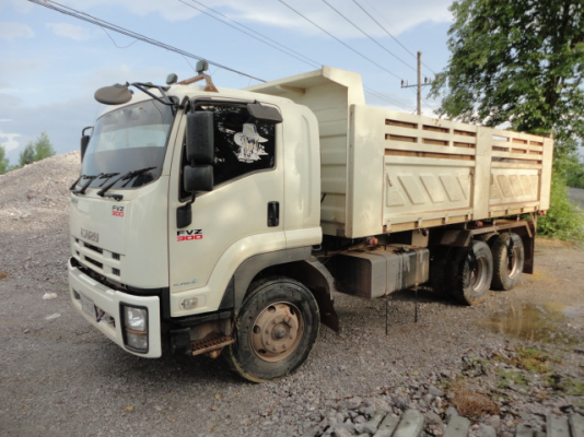 10 ล้อดั้ม2เพลา ISUZU 300 แรง ปี53 ไมล์แสนกว่าๆ ไม่เคยมีอุบัติเหตุ