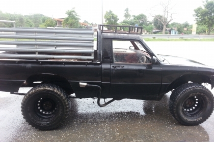 ขายMAZDA(กลาย)1000ยกสูงแหนบเทินเพลา คานหน้าRN25มาพร้อมTOYOTA KE36VANแพ็กคู่ ขายในราคา69000บาทเท่านั้น ยั้มทะเบียนทั้งคู่ไม่ขาดต่อ