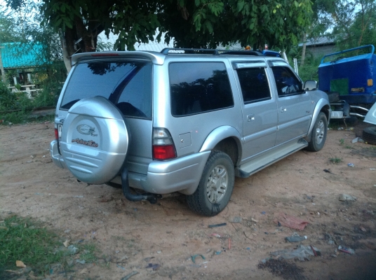 ขาย อีซูซุ แอดแวนเจอร์ รถครอบครัว 5ประตู สภาพดีพร้อมใช้