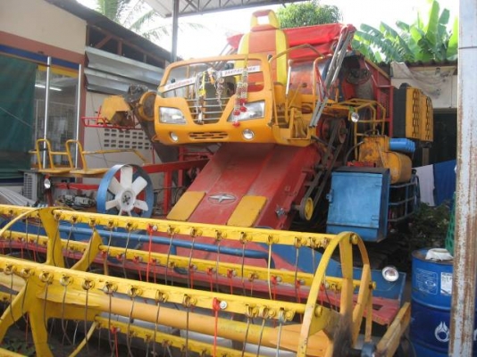 ขายรถเกี่ยวข้าว พร้อมรถหัวลาก มือสอง  สภาพเยี่ยม