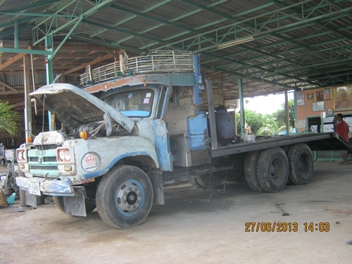 .ขายรถบรรทุกสิบล้อ ทายลาดอีซูซู หน้ายาว เครื่อง 175 แรงม้า HO6C แน่นมากๆๆพวงมาลัยเพาเวอร์