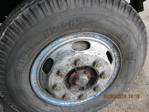 .ขายรถบรรทุกสิบล้อ ทายลาดอีซูซู หน้ายาว เครื่อง 175 แรงม้า HO6C แน่นมากๆๆพวงมาลัยเพาเวอร์