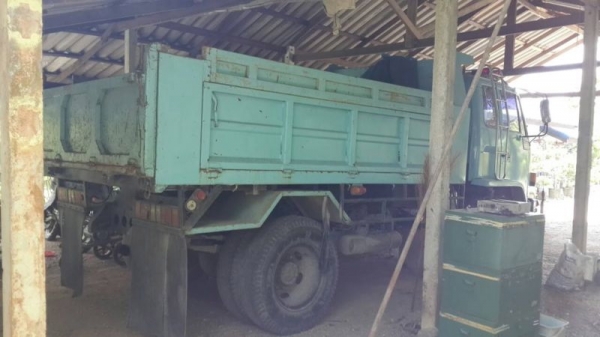 รถอิซุซุ 6 ล้อดั้ม 195 แรงม้า  สนใจติดต่อ 081 - 6079515