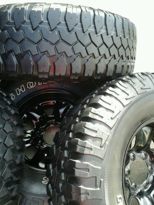 ขายยาง Mud MAXXIS 762 ขนาด285/75R16ปี10พร้อมล้อ 16x7-30 ขายยาง Mud MAXXIS 762 ขนาด285/75R16ปี10พร้อมล้อ 16x7-30