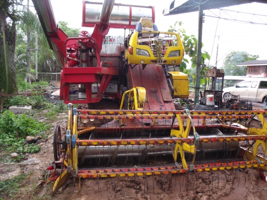 ขายเทรเลอร์พร้อมรถเกี่ยวข้าวศักดิ์พัฒนา