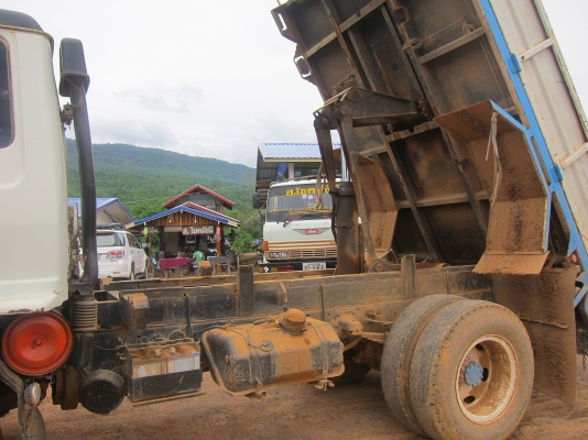 HINO 6ล้อดัมพ์ 6 แสนกว่า