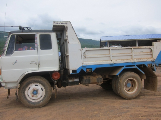 HINO 6ล้อดัมพ์ 6 แสนกว่า