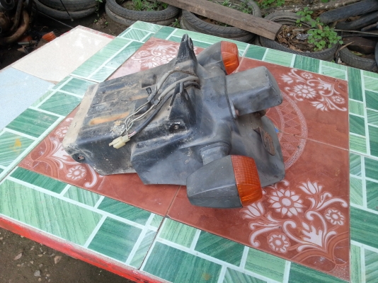 ขายอะไหล่gpz400ครับ