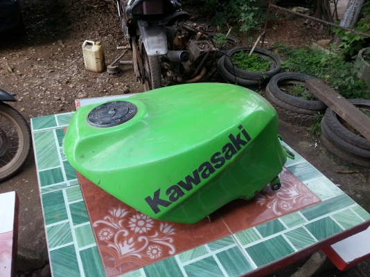 ขายอะไหล่gpz400ครับ