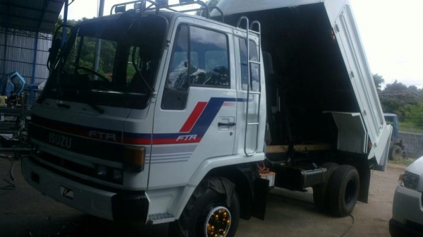 Isuzu. Rocky. ดั๊มท์