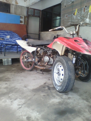 ขายล้อ 4 รู 100 ขอบ 12 พร้อมยางราคาถูกๆ