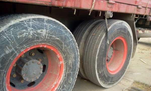 ISUZU FVM 230 แรงม้า ยางเรเดียลไม่มียางใน 18 เส้น