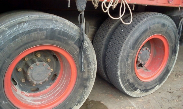 ISUZU FVM 230 แรงม้า ยางเรเดียลไม่มียางใน 18 เส้น