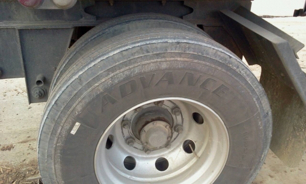 ISUZU FVM 230 แรงม้า ยางเรเดียลไม่มียางใน 18 เส้น