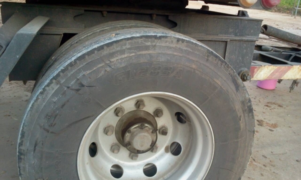 ISUZU FVM 230 แรงม้า ยางเรเดียลไม่มียางใน 18 เส้น