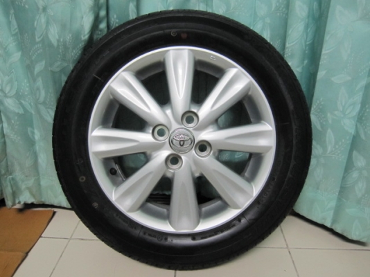 ขายล้อแม็ก Toyota Yaris พร้อมยางป้ายแดง Brigestone ปี 13