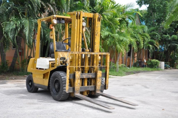ขายFORKLIFT FG20 TOYOTAสูง4.5เมตร สภาพเดิมๆจากญี่ปุ่นยังไม่เคยใช้งานในไทย 155,000เท่านั้น