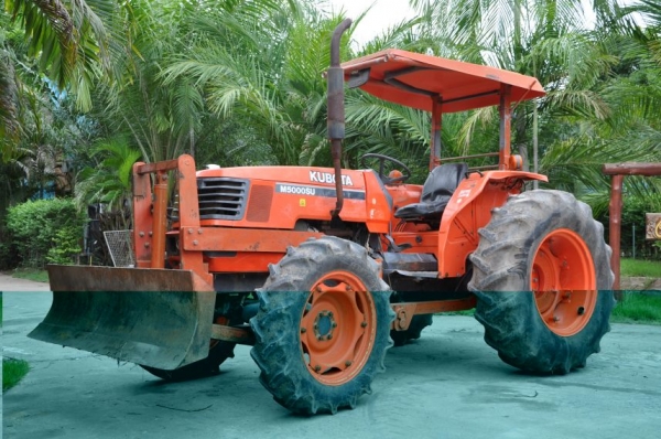 ขายรถไถKUBOTA M5000 ขับ4ล้อ สภาพสวยเดิม หาอยู่รับรองไม่ผิดหวัง 350,000 บาท