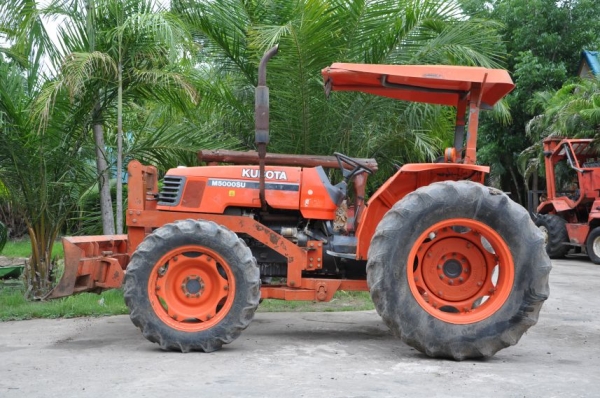 ขายรถไถKUBOTA M5000 ขับ4ล้อ สภาพสวยเดิม หาอยู่รับรองไม่ผิดหวัง 350,000 บาท