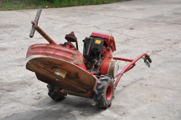 ขายเครื่องตัดหญ้า สภาพเดิมๆจากญี่ปุ่นยังไม่เคยใช้ในไทย 9,500บาท