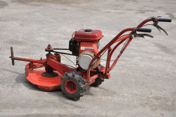 ขายเครื่องตัดหญ้า สภาพเดิมๆจากญี่ปุ่นยังไม่เคยใช้ในไทย 9,500บาท