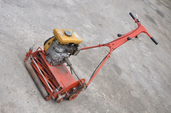 ขายเครื่องตัดหญ้า สภาพเดิมๆจากญี่ปุ่นยังไม่เคยใช้ในไทย 9,500บาท