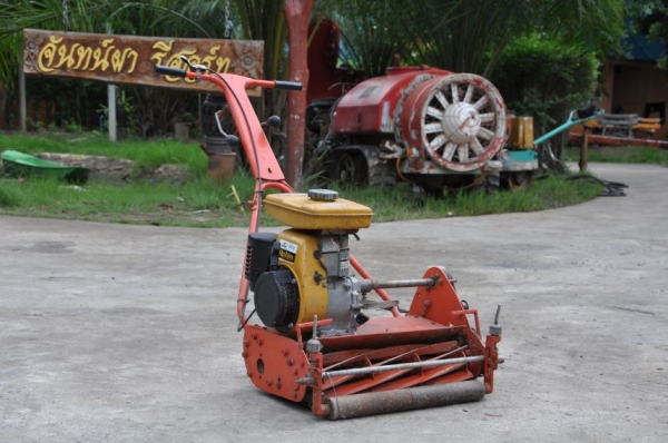 ขายเครื่องตัดหญ้า สภาพเดิมๆจากญี่ปุ่นยังไม่เคยใช้ในไทย 9,500บาท