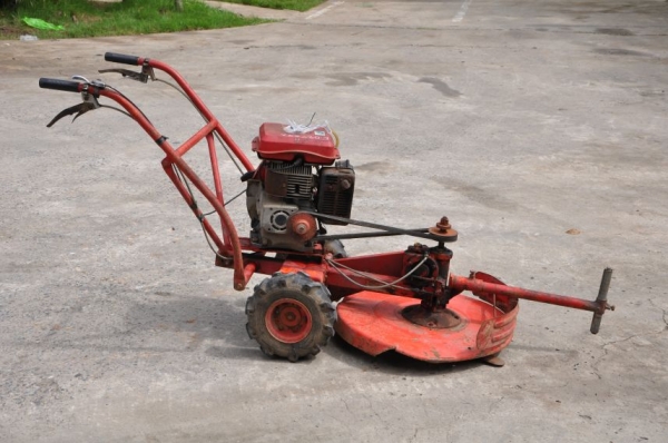 ขายเครื่องตัดหญ้า สภาพเดิมๆจากญี่ปุ่นยังไม่เคยใช้ในไทย 9,500บาท