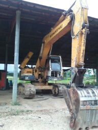 ขายรถแบคโค KOMATSU PC 200-2 ราคาถูก 420000 รถพร้อมใช้งานรถอยู่เชียงใหม่