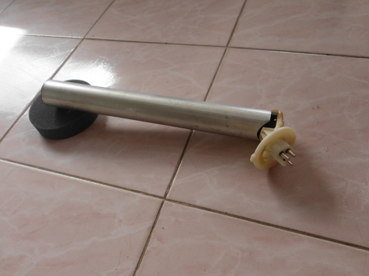 ขายลูกลอยถังนํ้ามันเบ็นซ์ w 124 มือสอง