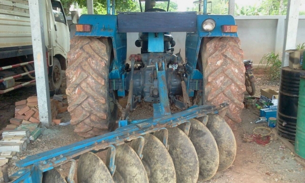 FORD 6610 มีเล่มทะเบียน พร้อมขายค่ะ FORD 6610 มีเล่มทะเบียน พร้อมขายค่ะ