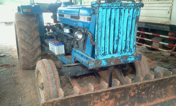 FORD 6610 มีเล่มทะเบียน พร้อมขายค่ะ FORD 6610 มีเล่มทะเบียน พร้อมขายค่ะ