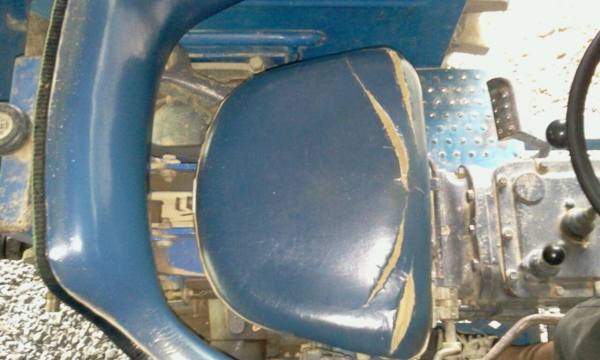 FORD 6610 มีเล่มทะเบียน พร้อมขายค่ะ FORD 6610 มีเล่มทะเบียน พร้อมขายค่ะ