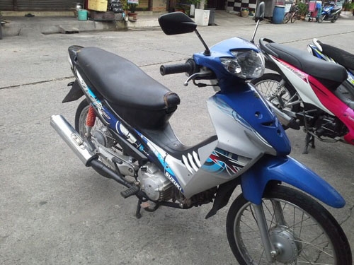 suzuki best ปี 50 รถบ้าน เดิมๆ ชุดสีสวย มีเล่ม เอกสารครบ ทดลองขับก่อนได้จ้า