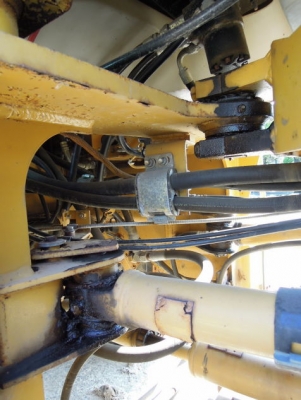 ขายรถตักล้อยาง 910G2 เก่านอกแท้ สามารถเป็นเจ้าของก่อนใคร สนใจโทร 087-3310254 เจี๊ยบค่ะ