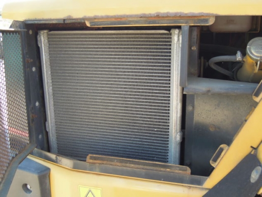 ขายรถตักล้อยาง 910G2 เก่านอกแท้ สามารถเป็นเจ้าของก่อนใคร สนใจโทร 087-3310254 เจี๊ยบค่ะ