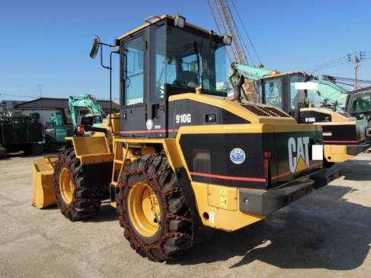 ขายรถตักล้อยาง 910G2 เก่านอกแท้ สามารถเป็นเจ้าของก่อนใคร สนใจโทร 087-3310254 เจี๊ยบค่ะ