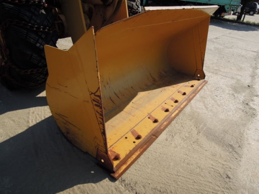 ขายรถตักล้อยาง 910G2 เก่านอกแท้ สามารถเป็นเจ้าของก่อนใคร สนใจโทร 087-3310254 เจี๊ยบค่ะ