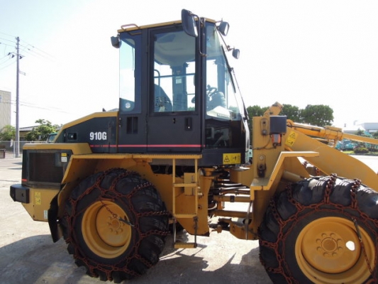 ขายรถตักล้อยาง 910G2 เก่านอกแท้ สามารถเป็นเจ้าของก่อนใคร สนใจโทร 087-3310254 เจี๊ยบค่ะ