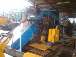 ขายด่วน!รถเกี่ยวข้าวสามชุกการช่าง ลดได้สุดๆเลยคร๊าบ 385,000