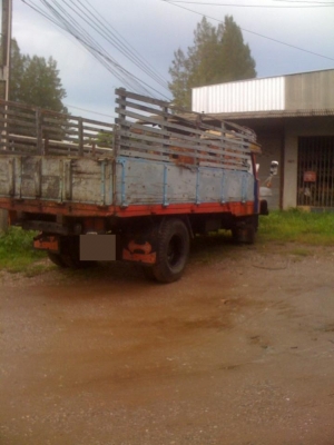 รถบรรทุก6ล้อ สภาพพร้อมใช้งาน 180,000 บาท