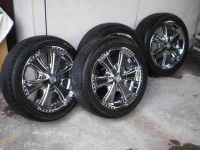 ขายล้อแม็ก18"สำหรับใส่ 6 รู พร้อมยาง สภาพดี ขายล้อแม็ก18"สำหรับใส่ 6 รู พร้อมยาง สภาพดี
