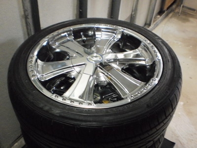 ขายล้อแม็ก18"สำหรับใส่ 6 รู พร้อมยาง สภาพดี ขายล้อแม็ก18"สำหรับใส่ 6 รู พร้อมยาง สภาพดี