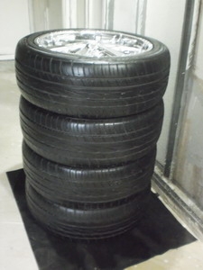 ขายล้อแม็ก18"สำหรับใส่ 6 รู พร้อมยาง สภาพดี ขายล้อแม็ก18"สำหรับใส่ 6 รู พร้อมยาง สภาพดี