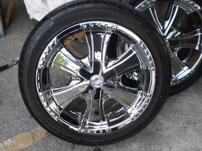 ขายล้อแม็ก18"สำหรับใส่ 6 รู พร้อมยาง สภาพดี